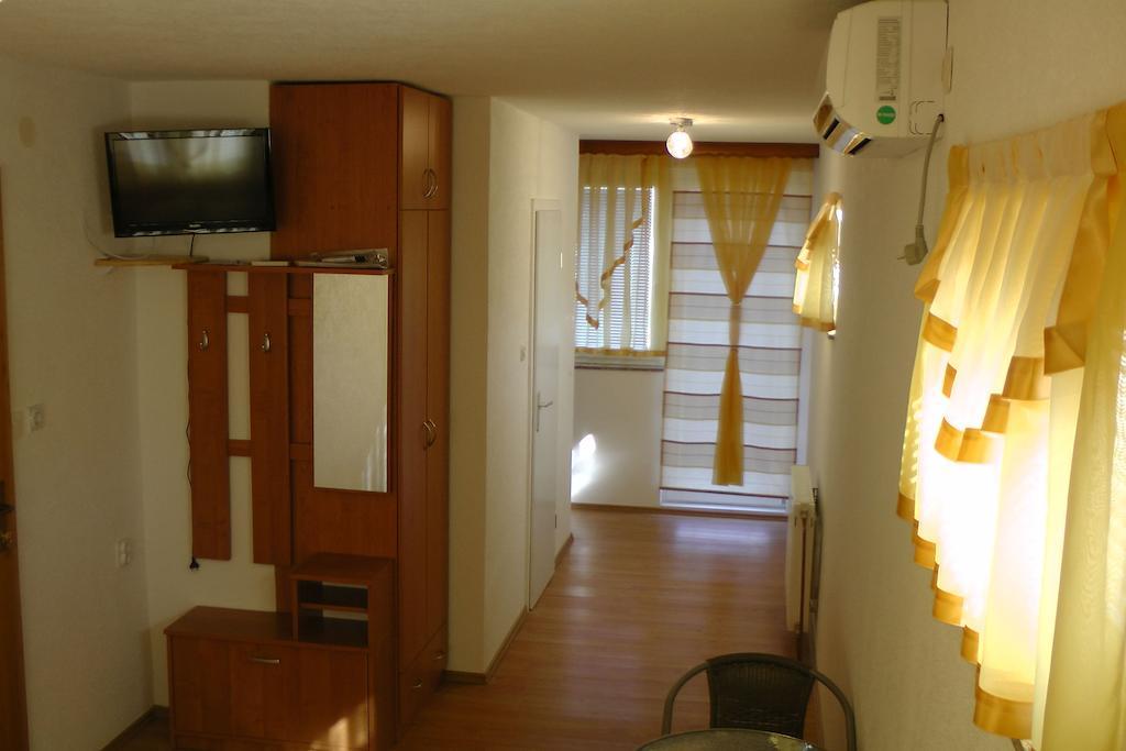 Apartment And Rooms Aracic Кореница Номер фото