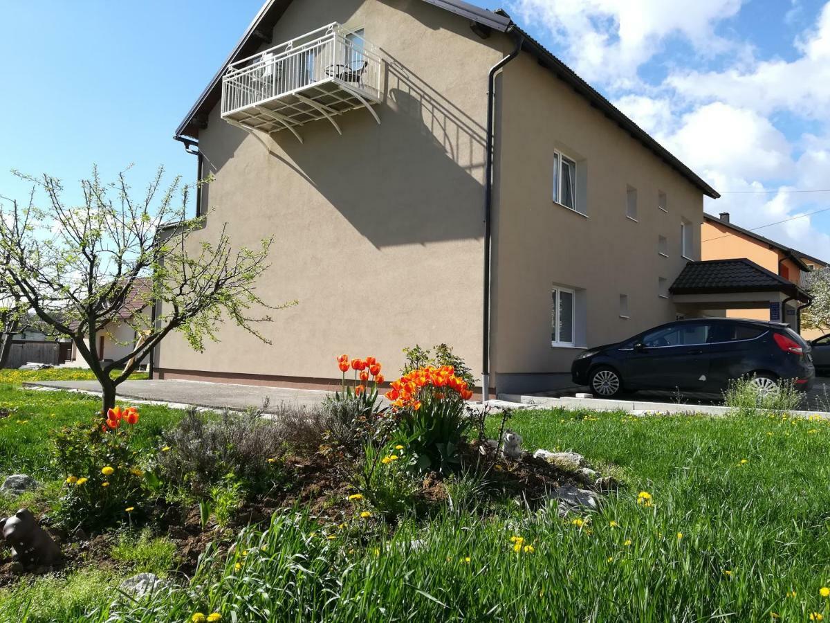 Apartment And Rooms Aracic Кореница Экстерьер фото